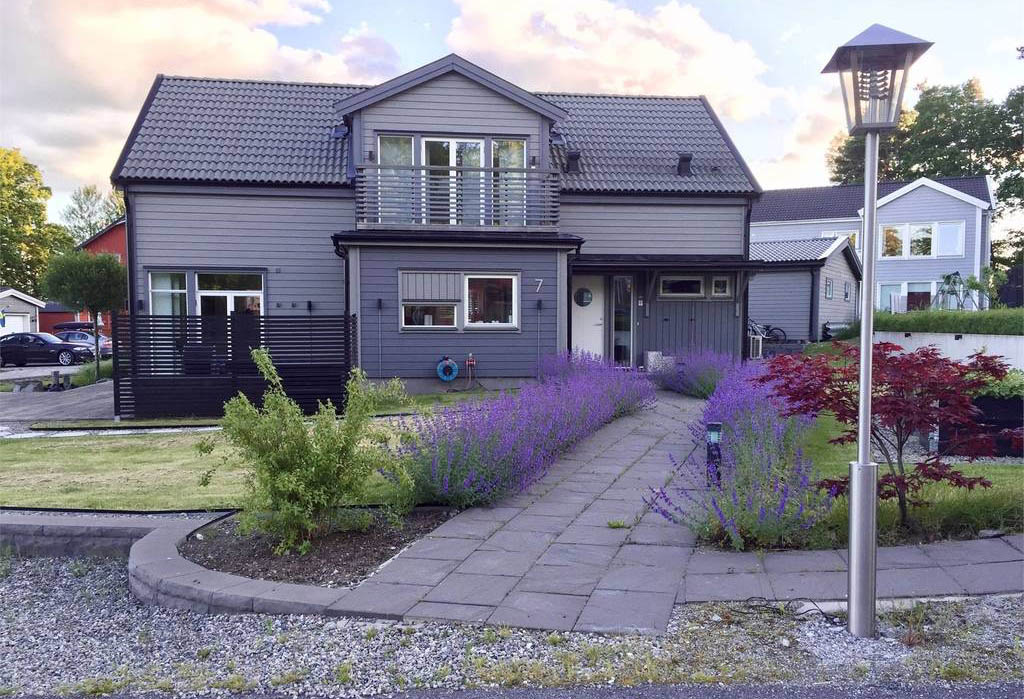 Takbyte tegelpannor villa. Rönninge Salem